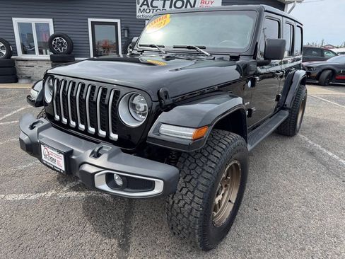 Used 2021 Jeep Wrangler Unlimited Sahara AWD/4WD image 9