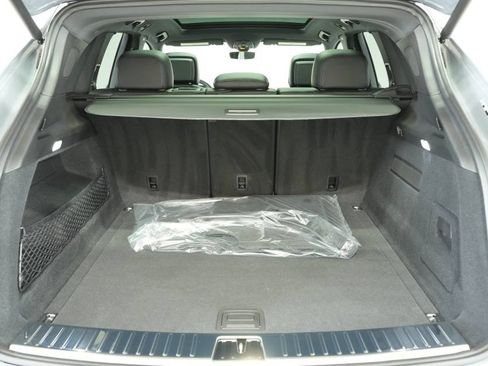 Certified 2025 Porsche Cayenne image 27