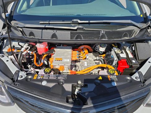 Used 2020 Chevrolet Bolt Premier w/ Infotainment Package FWD image 25