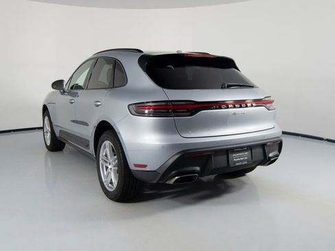 Certified 2025 Porsche Macan AWD/4WD image 8