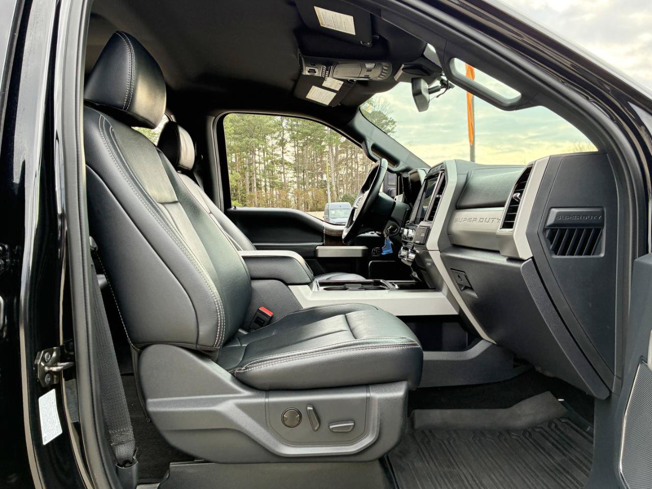Used 2022 Ford F250 4x4 Crew Cab Super Duty image 17