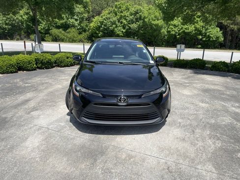 Used 2024 Toyota Corolla LE FWD image 6