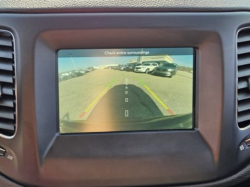 Used 2021 Jeep Compass Sport image 22