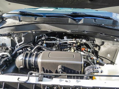 Used 2023 Ford Explorer XLT image 29