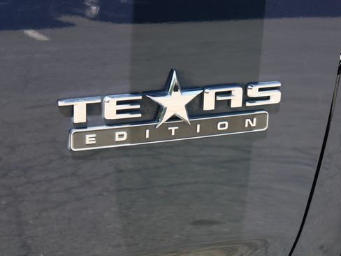 Used 2022 Chevrolet Silverado 2500 LTZ w/ LTZ Texas Edition AWD/4WD image 17