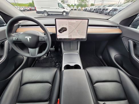 Used 2021 Tesla Model Y Long Range AWD/4WD image 15