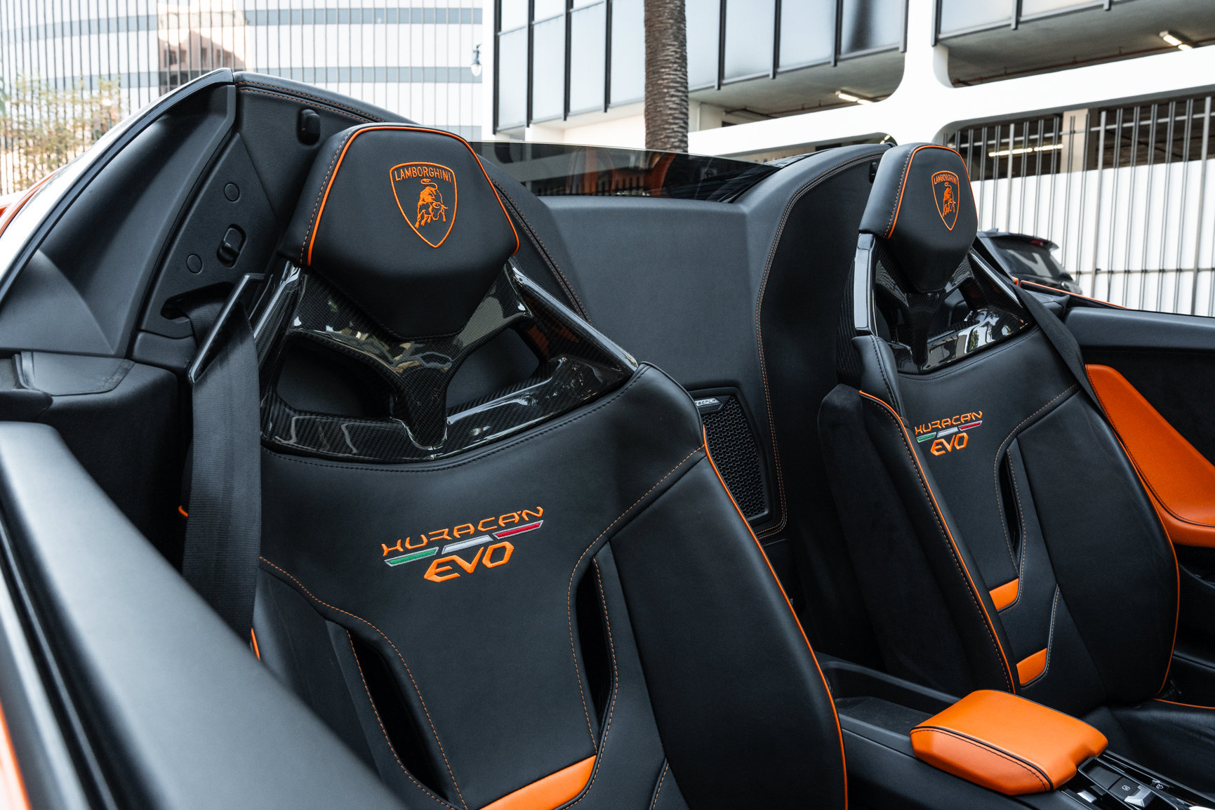 Used 2020 Lamborghini Huracan EVO RWD image 35