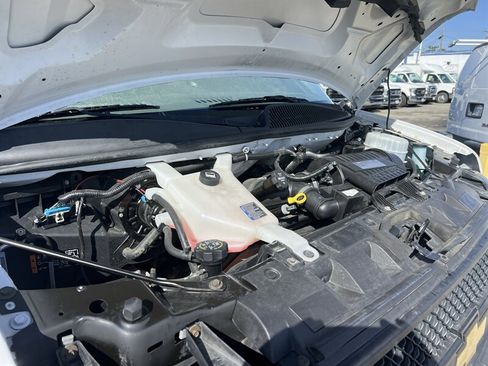 Used 2020 Chevrolet Express 3500 w/ Driver Convenience Package image 25