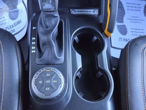 Used 2024 Ford Bronco Badlands image 20