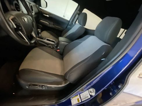 Used 2023 Toyota Tacoma TRD Off-Road image 11