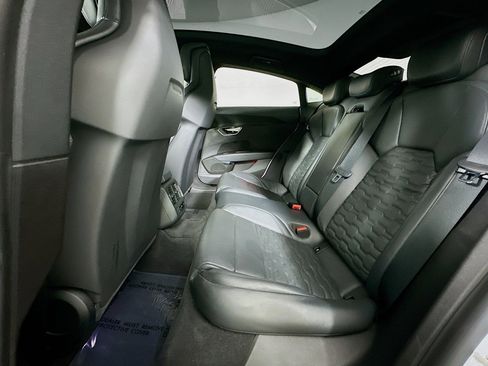 Used 2022 Audi e-tron GT Prestige w/ Prestige Package image 9