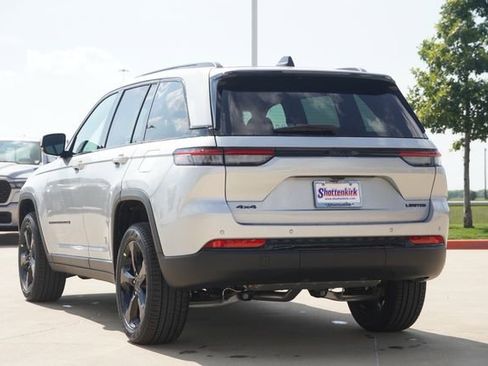 New 2025 Jeep Grand Cherokee Limited w/ Black Appearance Package AWD/4WD image 6
