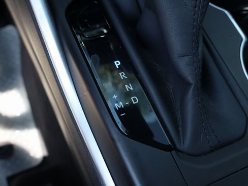 Used 2020 Toyota Highlander XLE image 36