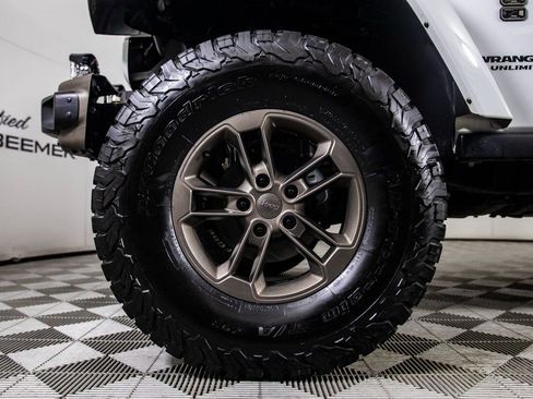 Used 2017 Jeep Wrangler Unlimited Sahara image 39