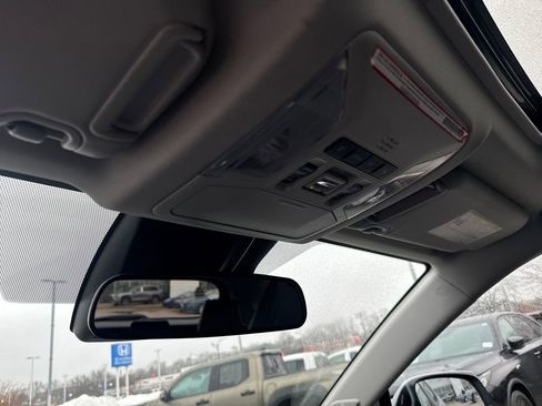 Used 2023 Toyota RAV4 XLE Premium image 30