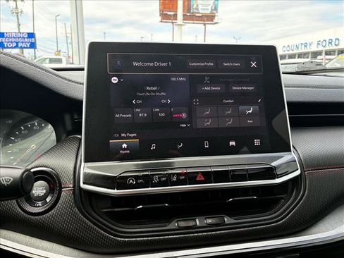 Used 2022 Jeep Compass Trailhawk w/ Trailhawk Convenience Group image 11