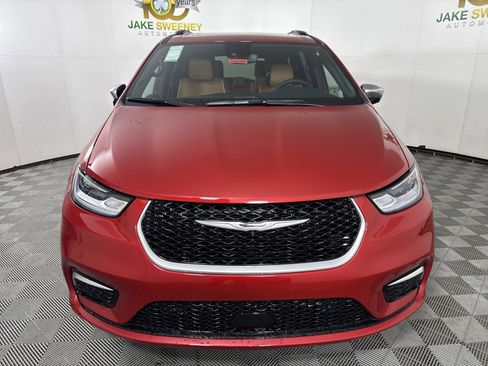 New 2026 Chrysler Pacifica Pinnacle AWD/4WD image 3