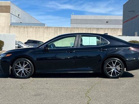 Certified 2024 Toyota Camry SE w/ Convenience Package image 9