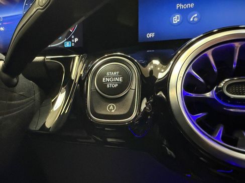 Certified 2025 Mercedes-Benz GLA 250 image 23