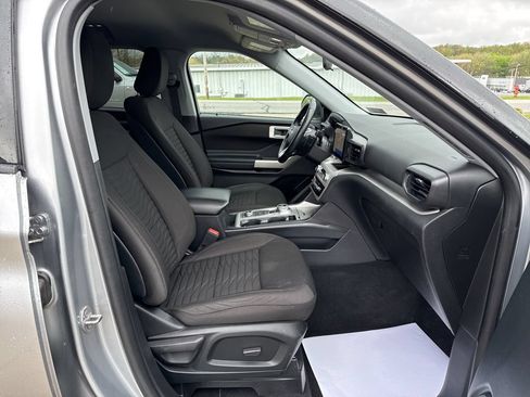 Used 2020 Ford Explorer XLT w/ Comfort Package AWD/4WD image 40