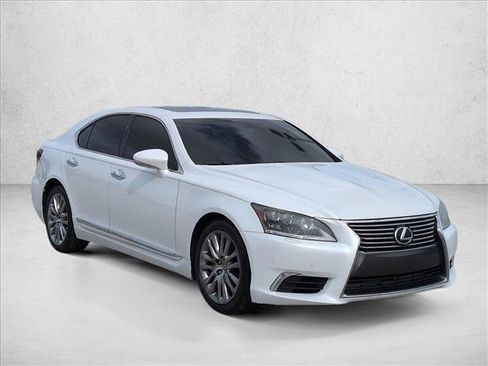 Used 2013 Lexus LS 460 AWD w/ Comfort Pkg image 3
