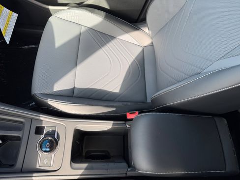 New 2026 Volkswagen Tiguan SE R-Line FWD image 14