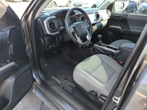 Used 2017 Toyota Tacoma SR5 w/ Tow Package image 9