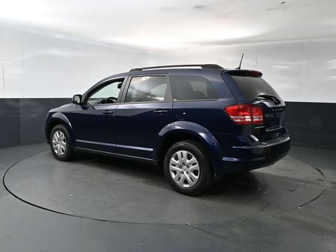 Used 2020 Dodge Journey SE w/ SE Popular Equipment Group FWD image 3