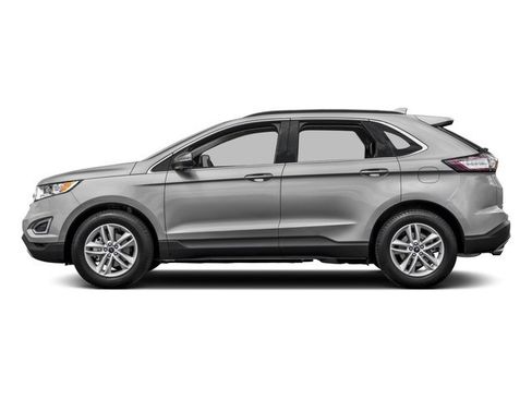 Used 2017 Ford Edge Titanium image 3