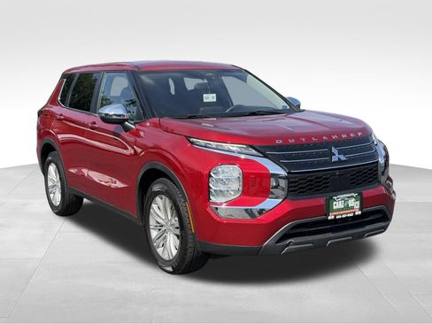 Used 2022 Mitsubishi Outlander ES AWD/4WD image 3