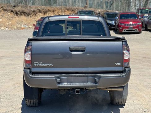 Used 2011 Toyota Tacoma 4x4 Double Cab w/ TRD Sport Pkg image 5