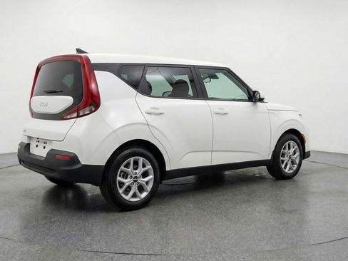 Used 2025 Kia Soul LX w/ LX Technology Package image 9