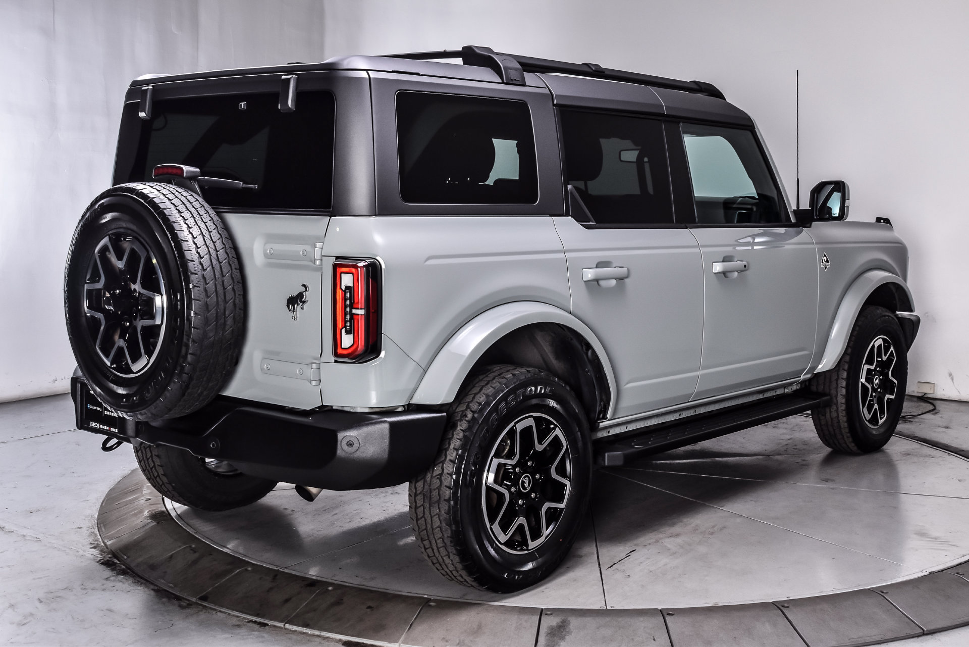 Used 2023 Ford Bronco Outer Banks AWD/4WD image 6
