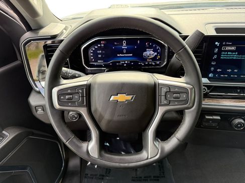 Used 2024 Chevrolet Silverado 2500 LT AWD/4WD image 12