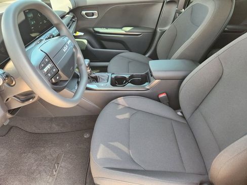 New 2026 Kia K4 LXS image 9
