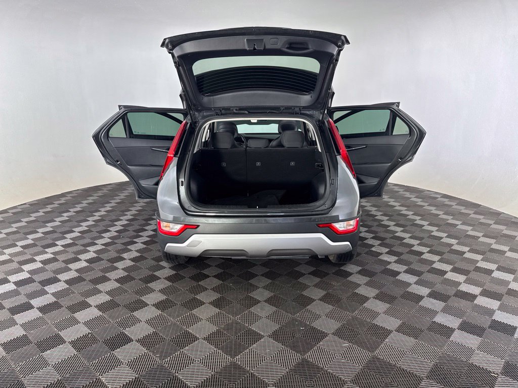 Used 2025 Kia Niro LX FWD image 25