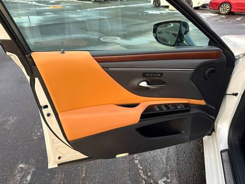 New 2025 Lexus ES 350 w/ Premium Package image 13