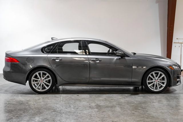 Used 2016 Jaguar XF R-Sport RWD image 9