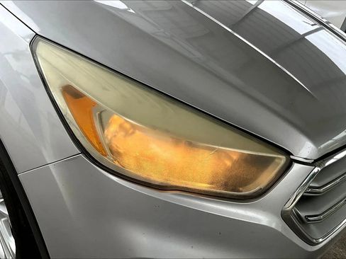 Used 2017 Ford Escape SE image 26