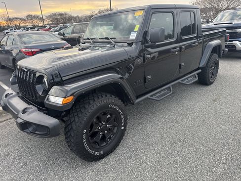 Used 2022 Jeep Gladiator Sport image 5