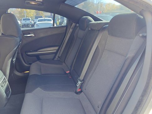 Used 2015 Dodge Charger SXT image 23