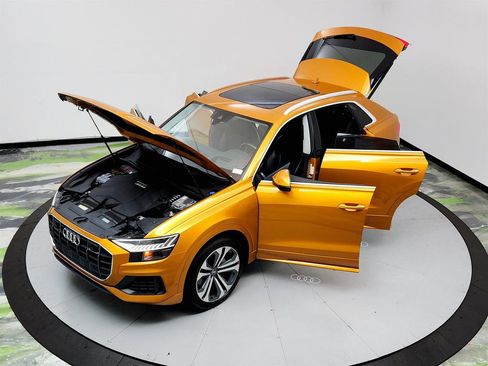 Used 2019 Audi Q8 Prestige w/ Luxury Package AWD/4WD image 38