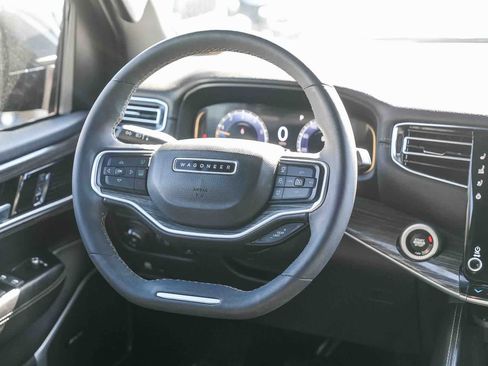 Used 2022 Jeep Wagoneer Series II image 12