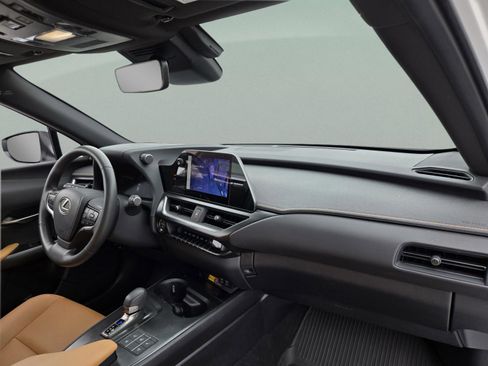 Used 2025 Lexus UX 300h FWD w/ Accessory Package (Z2) image 29