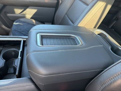 Used 2021 GMC Yukon Denali w/ Denali Premium Package image 23