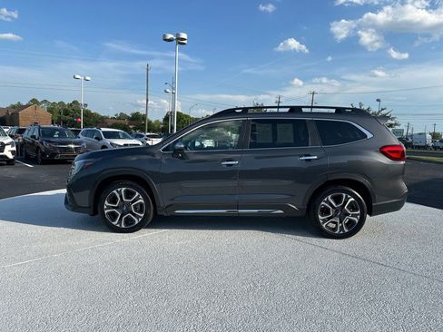 Used 2023 Subaru Ascent Touring AWD/4WD image 4