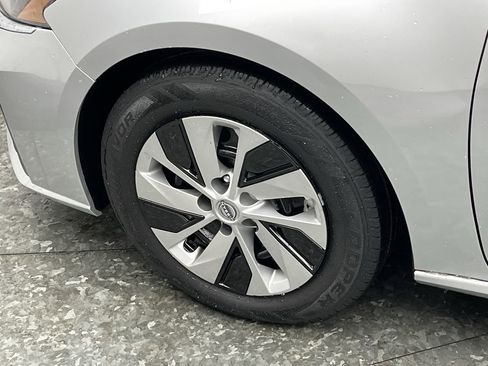 Used 2023 Nissan Altima 2.5 S image 23