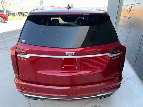 Used 2024 Cadillac XT6 Luxury w/ LPO, Floor Liner Package FWD image 7