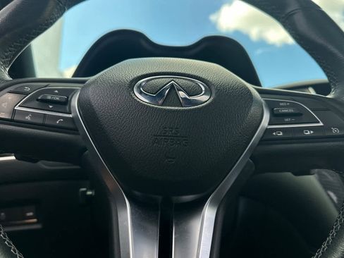 Used 2017 INFINITI Q60 Red Sport 400 image 26