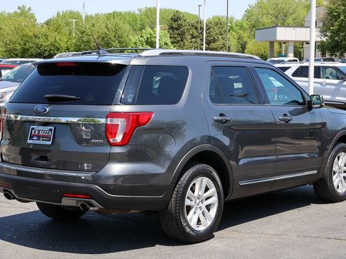 Used 2018 Ford Explorer XLT w/ Equipment Group 202A AWD/4WD image 15